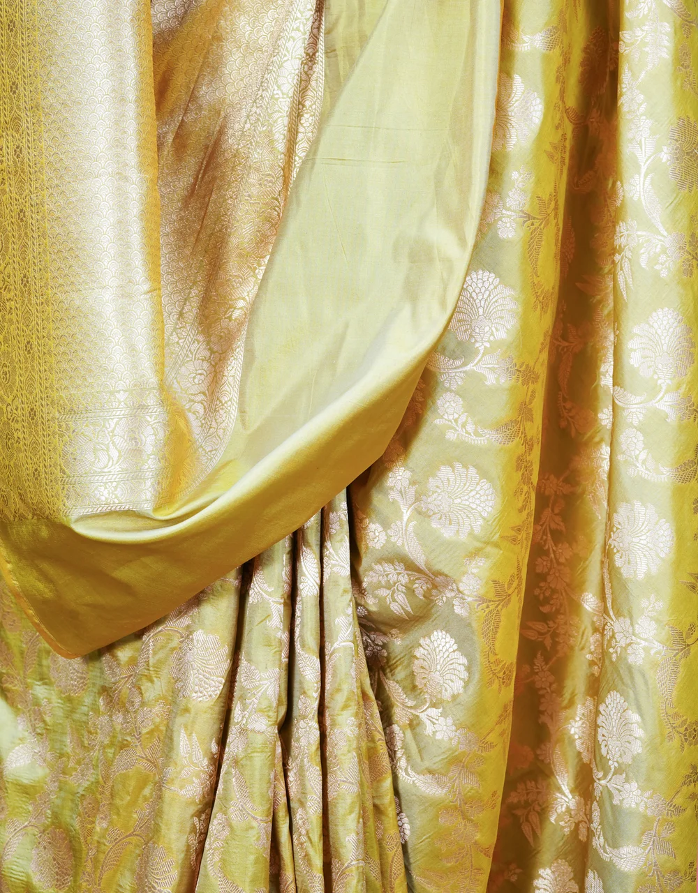 Light Green Mehendi Pure Katan Silk Banarasi Saree - View 3