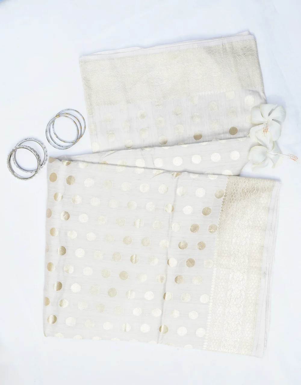cream-handwoven-munga-sitara-dots-silk-saree