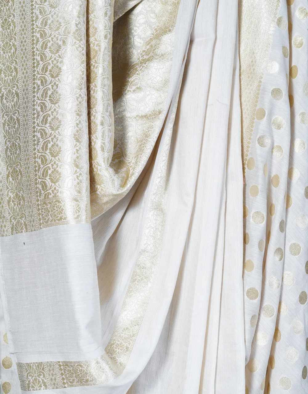 Cream Handwoven Munga Sitara Dots Silk Saree - View 5