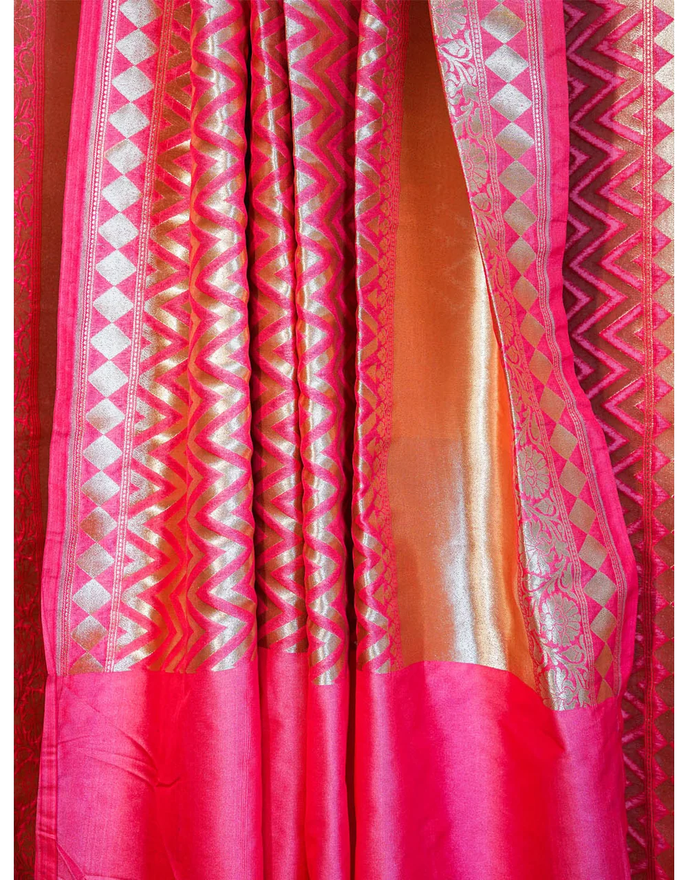 Red And Beige Banarasi Silk Saree With Golden Zari Work - View 3