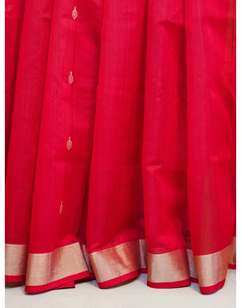 Red With Golden Border Royal Charm Silk Saree - View 4