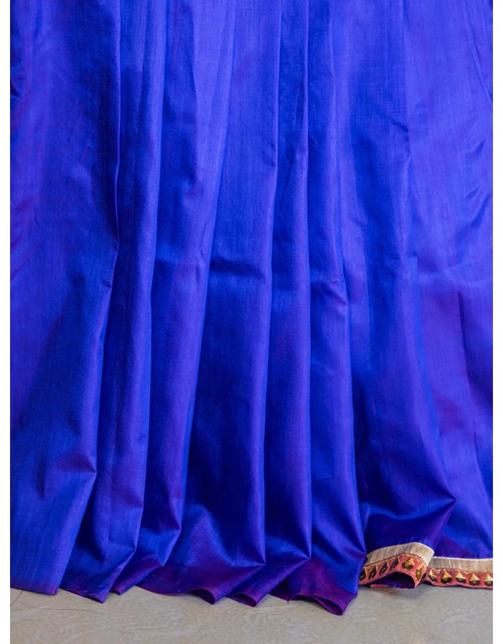 Blue And Red Embellished Border Silk Saree - View 4