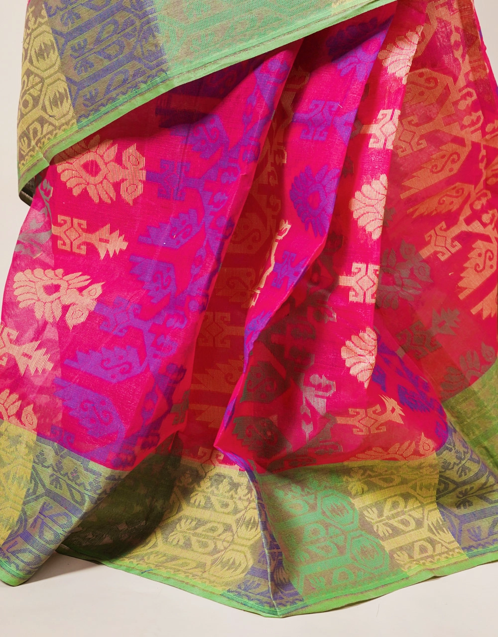 Magenta Pink And Green Handwoven Cotton Jamdani Saree With Gold Floral Weave And Dual Tone Border - View 5
