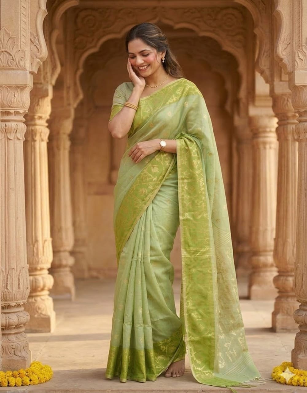 Hovered view of Green Cotton Jamdani Saree With Golden Zari Floral Weave