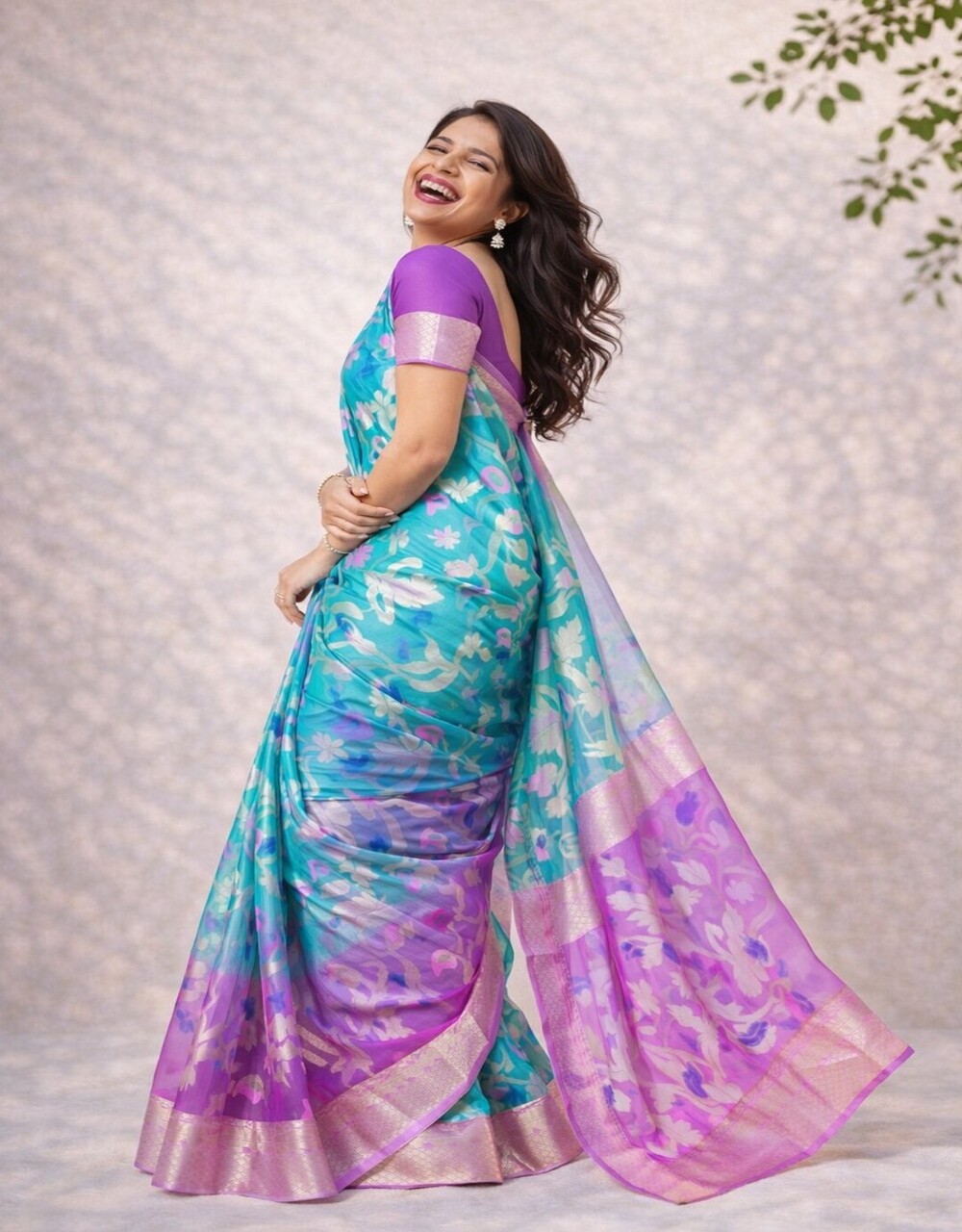Aqua Blue And Magenta Cotton Jamdani Saree With Zari Floral Weave - View 3