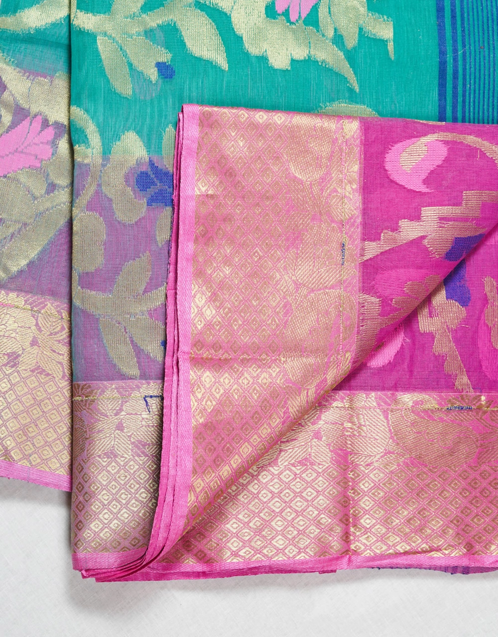 Aqua Blue And Magenta Cotton Jamdani Saree With Zari Floral Weave - View 3