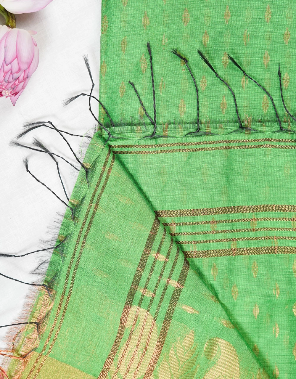 Green And Rose Pink Silk Handloom Jamdani Saree With Gold Zari Paisley Weave - View 3