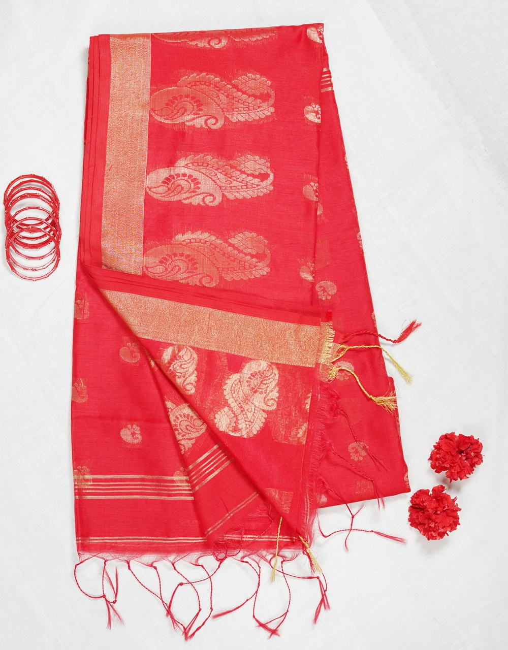 Hovered view of Pink Silk Handloom Jamdani Saree With Gold Zari Paisley Weave And Elegant Border