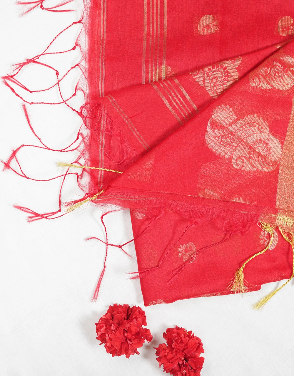 Pink Silk Handloom Jamdani Saree With Gold Zari Paisley Weave And Elegant Border - View 3