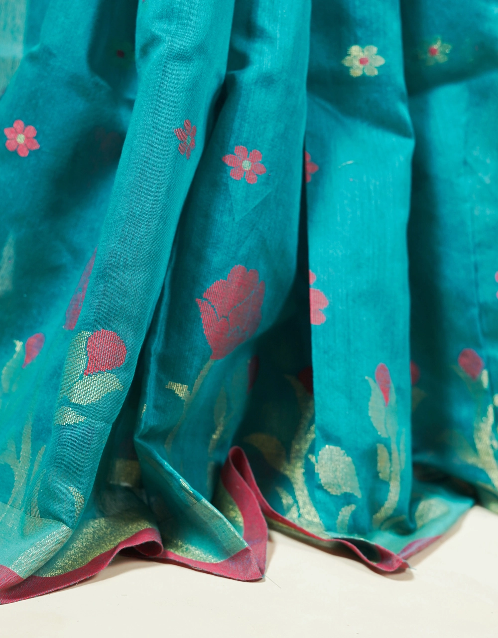 Magenta And Sea Green Silk Handloom Jamdani Saree With Zari Floral Vine Weave - View 5