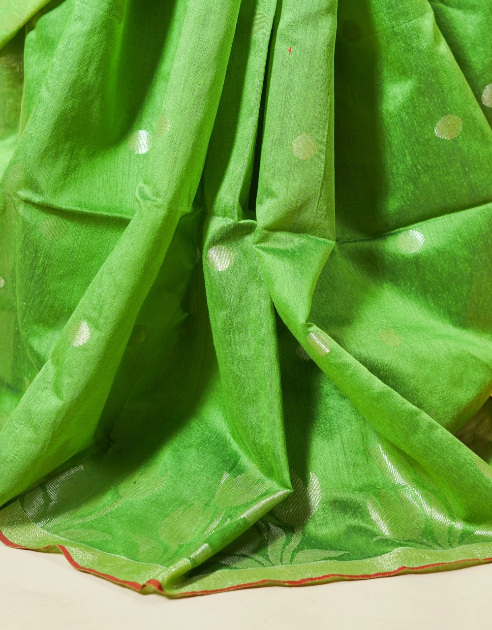 Green And Crimson Red Silk Handloom Jamdani Saree With Silver Zari Floral Weave - View 6