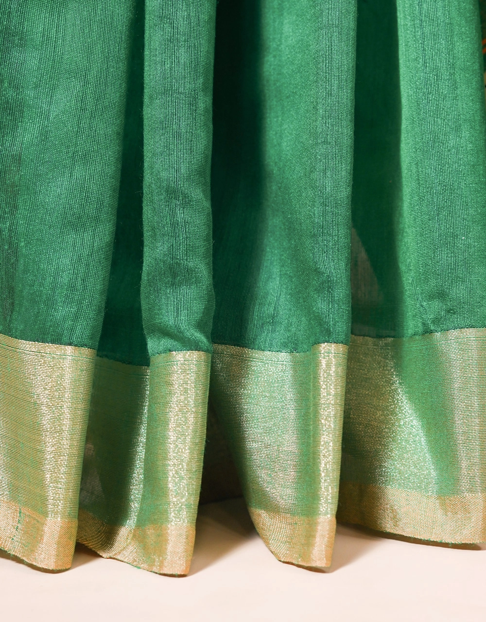 Green Emerald Silk Handloom Jamdani Saree With Geometric Zari Weave - View 5