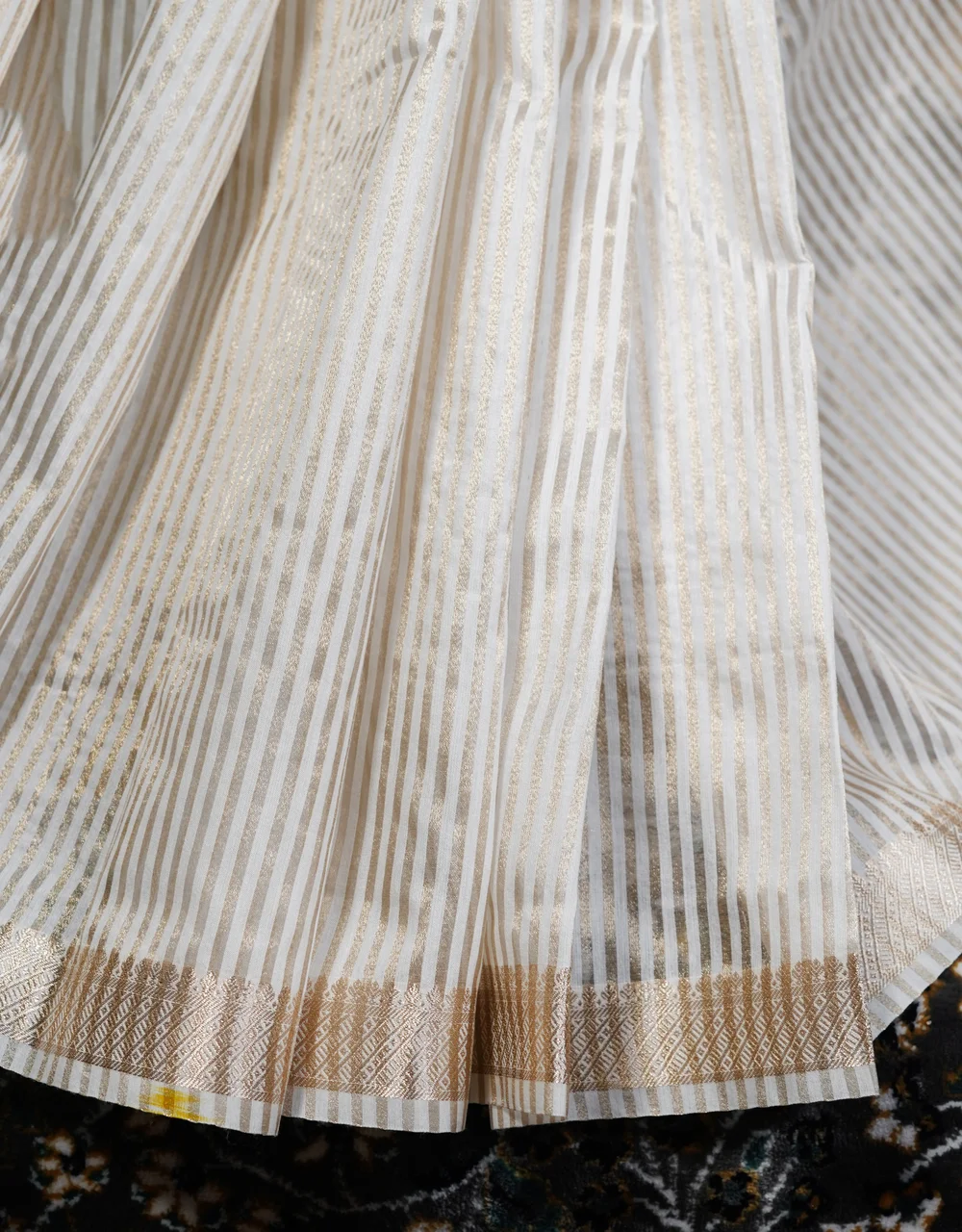 Cream Tissue Taarika Stripes Banarasi Saree - View 5