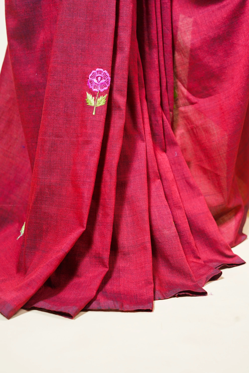 Maroon Maroon Silk Handloom Jamdani Saree With Navy Blue Pallu - View 5