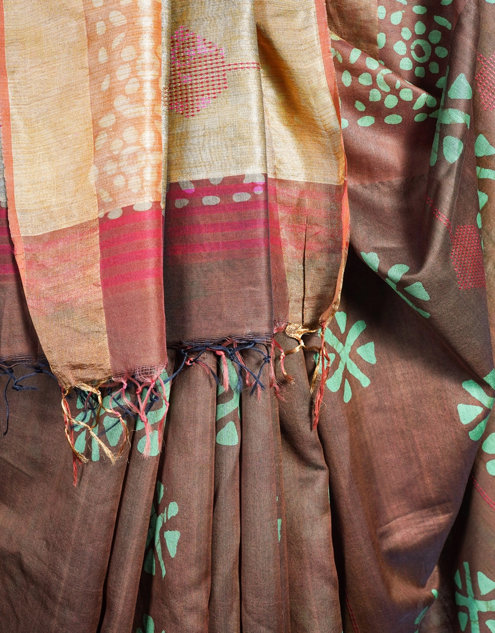 Brown Bhagalpuri Ghicha Silk Saree With Contrast Beige Pallu And Mint Motifs - View 4