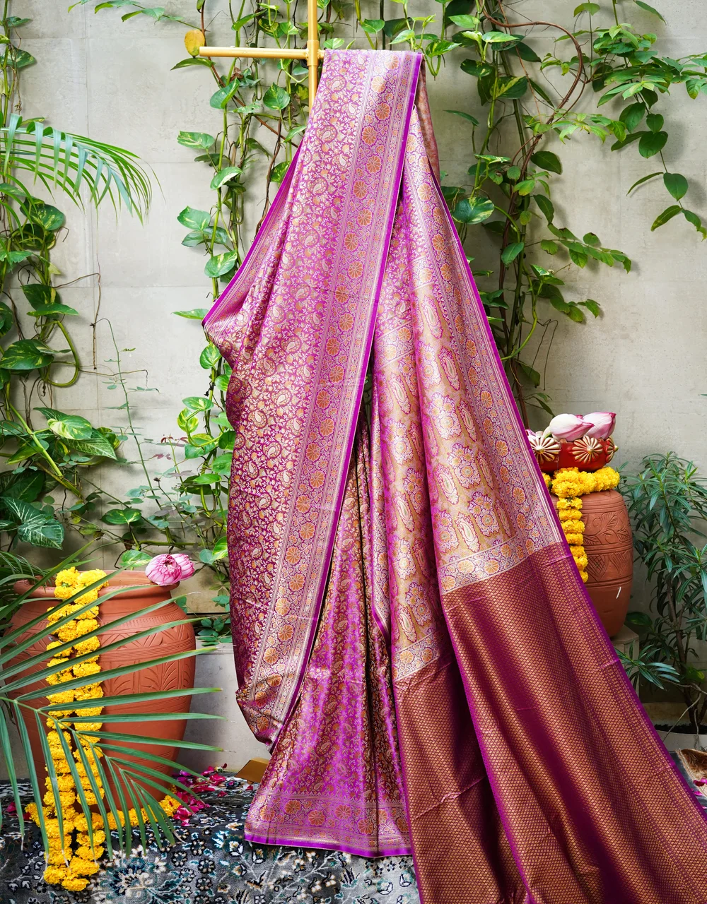 pink-pure-silk-tanchoi-jamvaar-saree