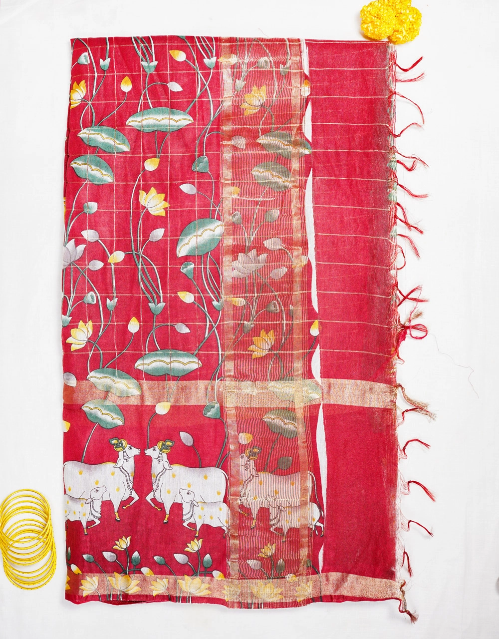 Hovered view of Green And Red Pure Tussar Munga Silk Handloom Saree