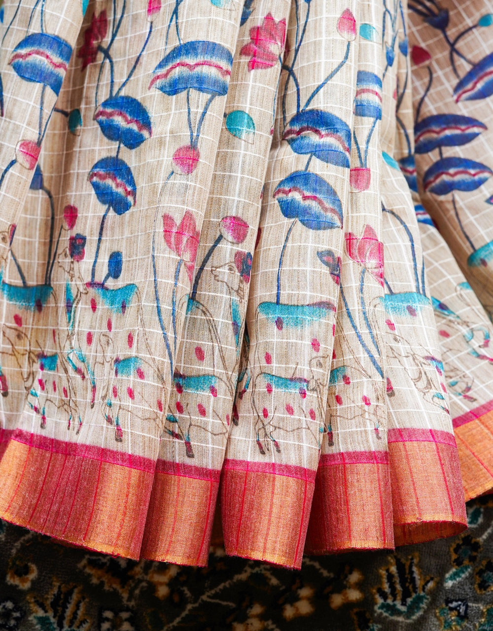 Beige And Rani Pink Pure Tussar Munga Silk Handloom Saree - View 5