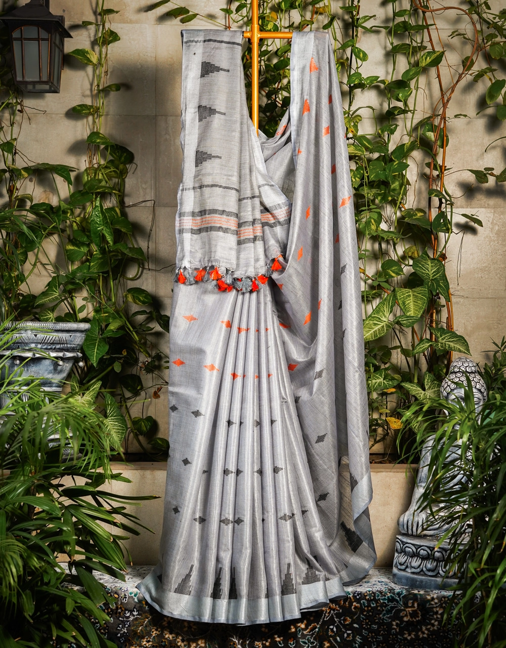 Grey Tissu Linen Stripe Saree