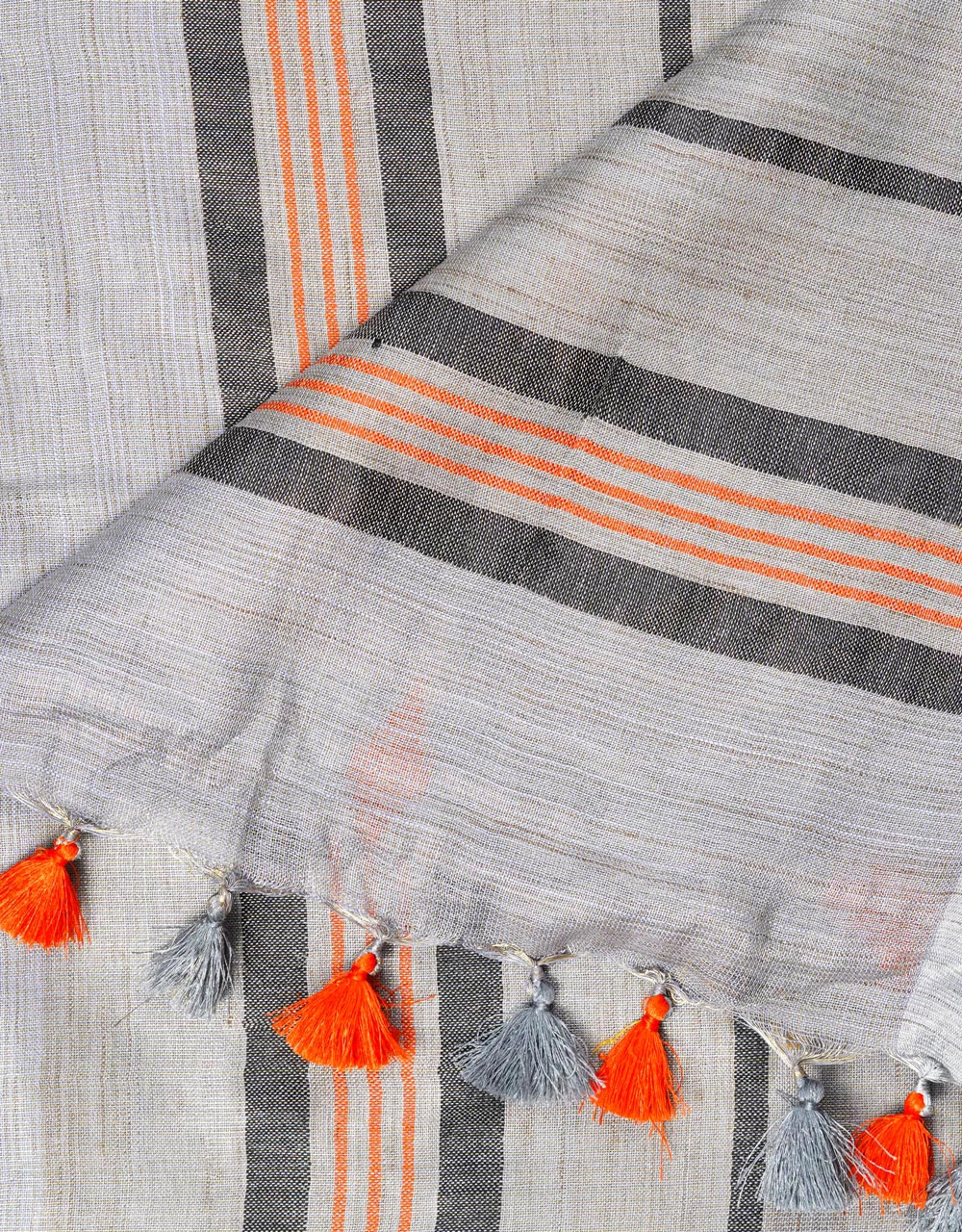 Grey Tissu Linen Stripe Saree - View 3