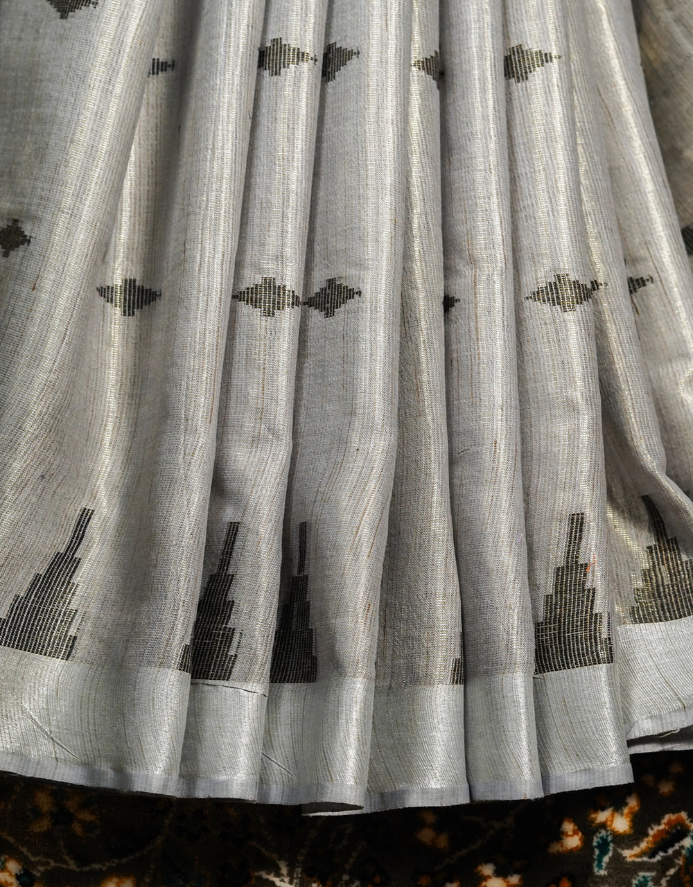 Grey Tissu Linen Stripe Saree - View 5