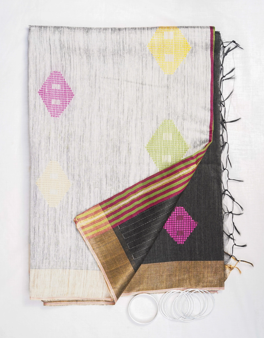 Hovered view of Black Charcoal Mulberry Munga Silk Spun Handloom Saree