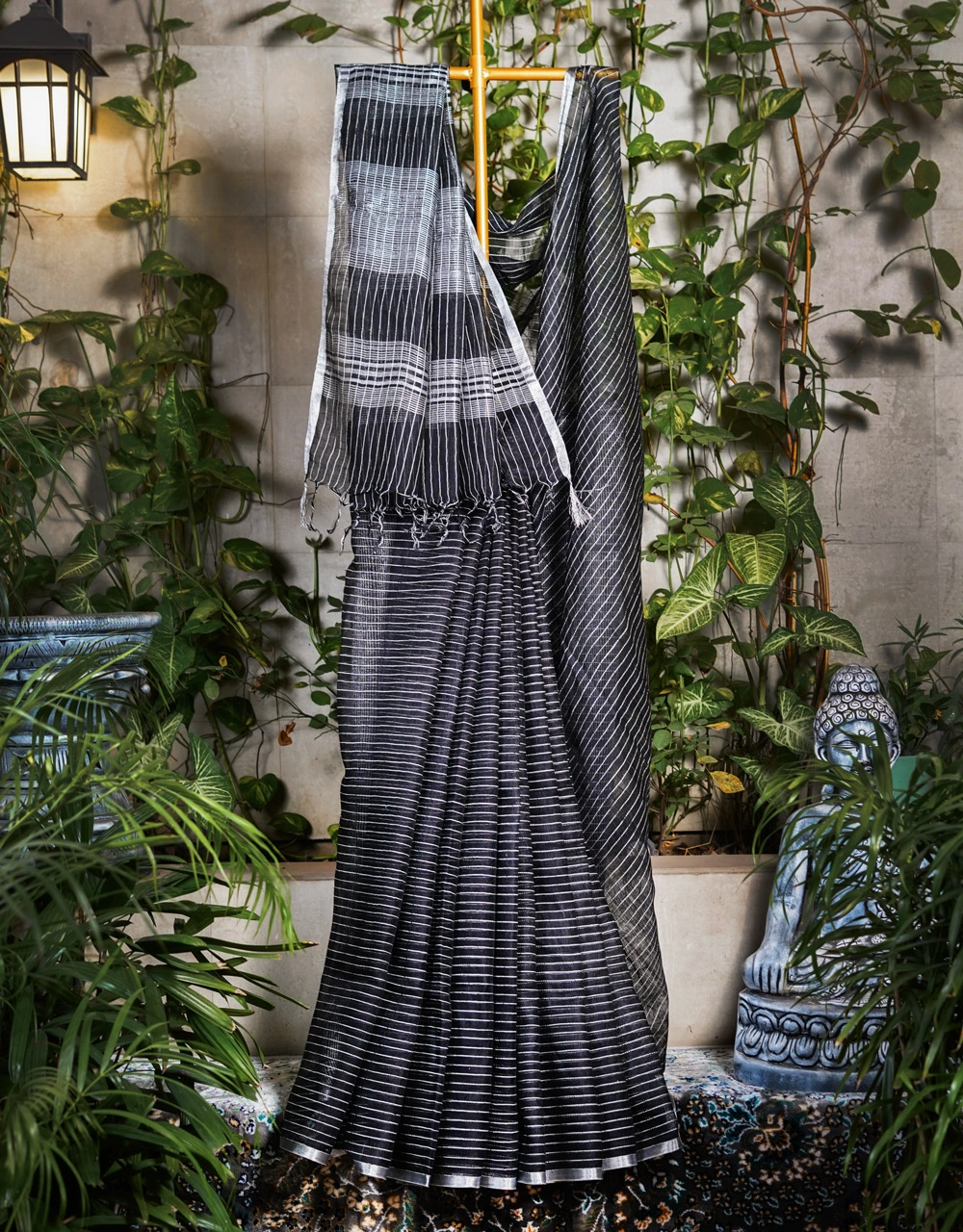 Black Black With White Woven Lines Handloom Linen Saree