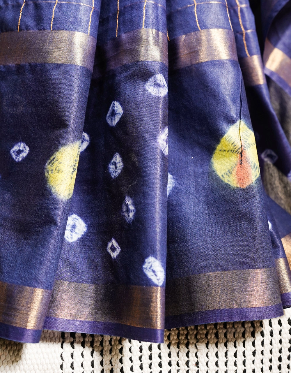 Blue Dual Tone Cotton Silk Saree With Golden Checks - View 5