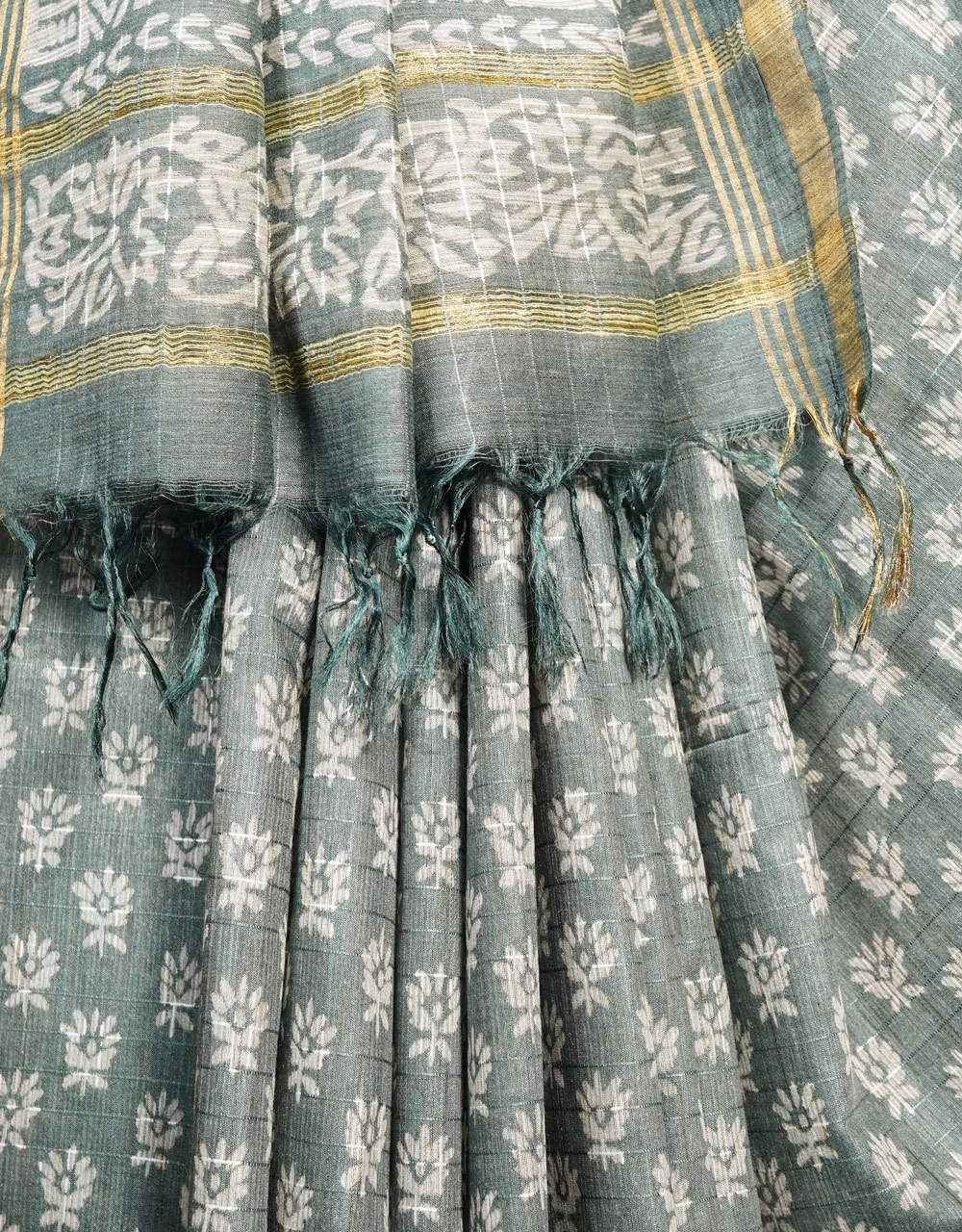 Grey With White Buta Block Print Bhagalpur Cotton Silk Saree - View 5