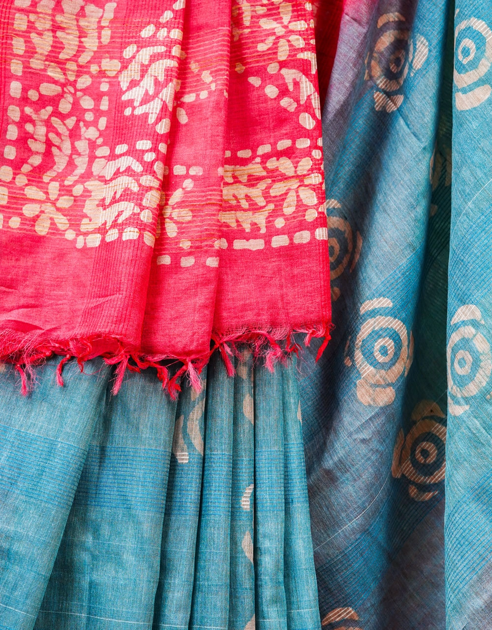 Blue Cotton Silk Handloom Saree With Red Contrast Pallu - View 4