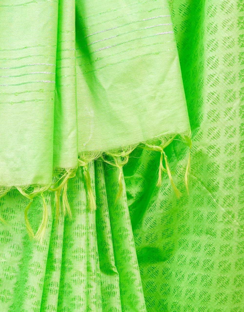 Green Elegant Cotton Silk Saree With Self Butti Weave - View 4