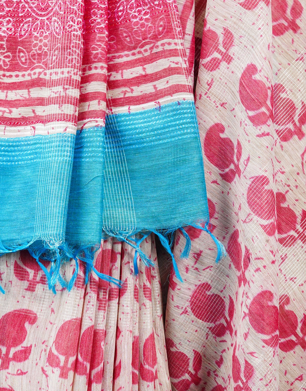 Off White And Rose Pink Printed Cotton Silk Saree With Turquoise Blue Pallu - View 4