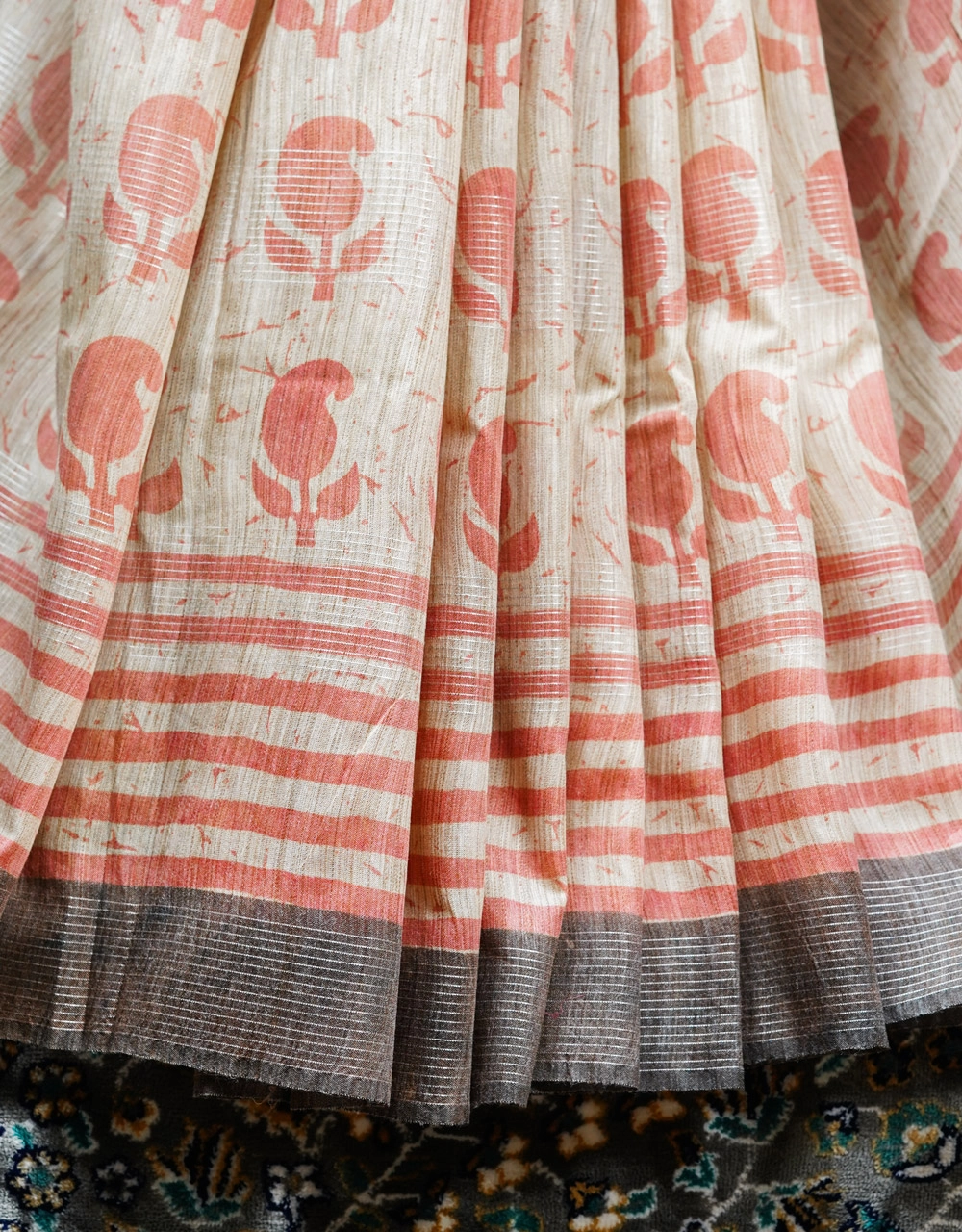 Off White With Peach Motifs And Grey Contrast Pallu - View 5