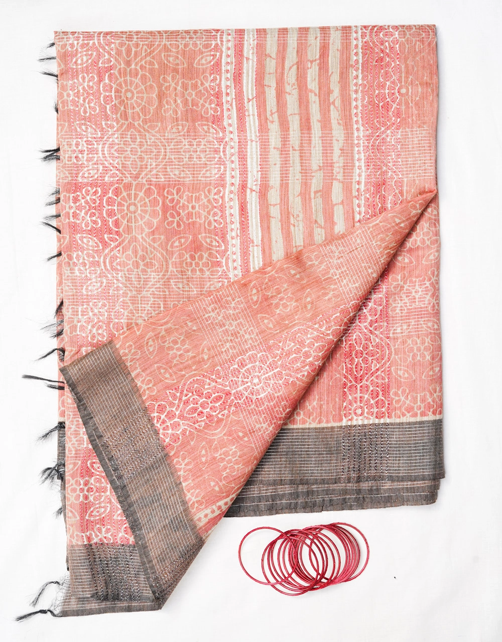 Hovered view of Off White With Peach Motifs And Grey Contrast Pallu