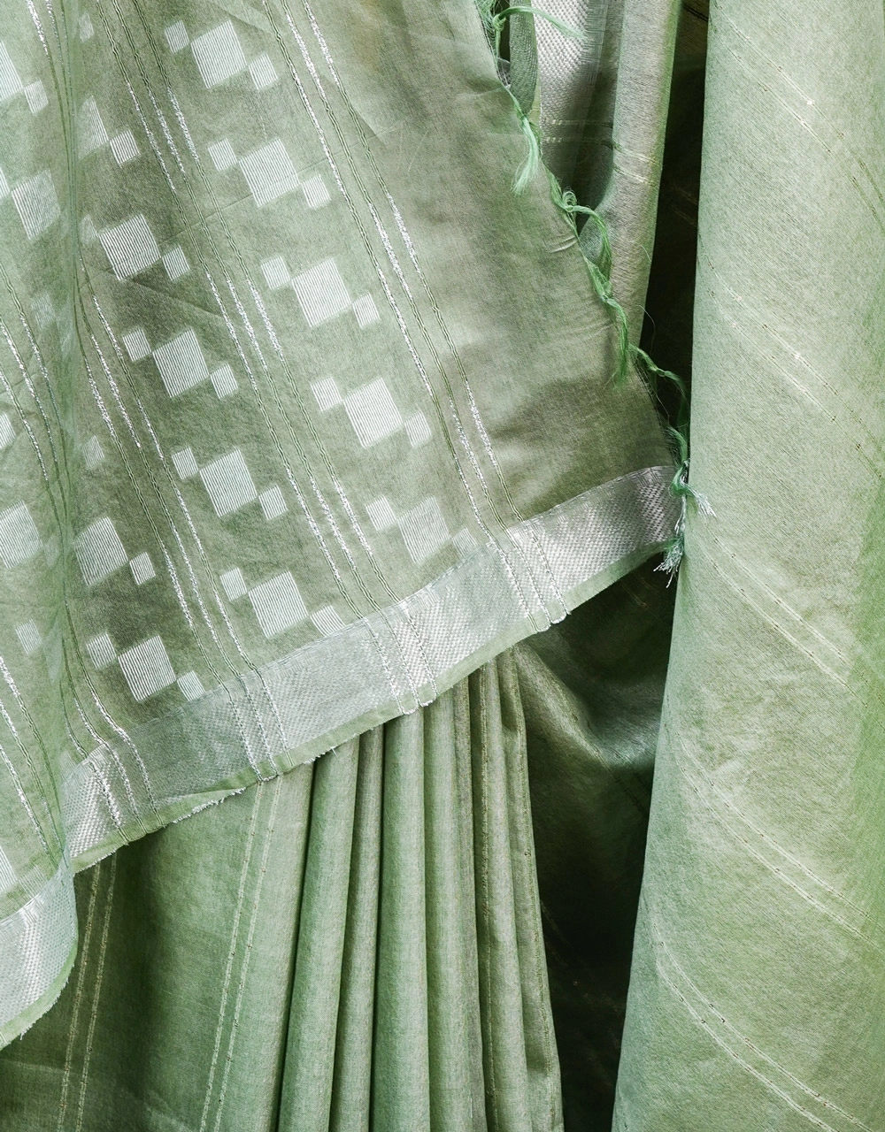 Green Sage Cotton Silk Saree With Geometric Buti Pallu - View 4