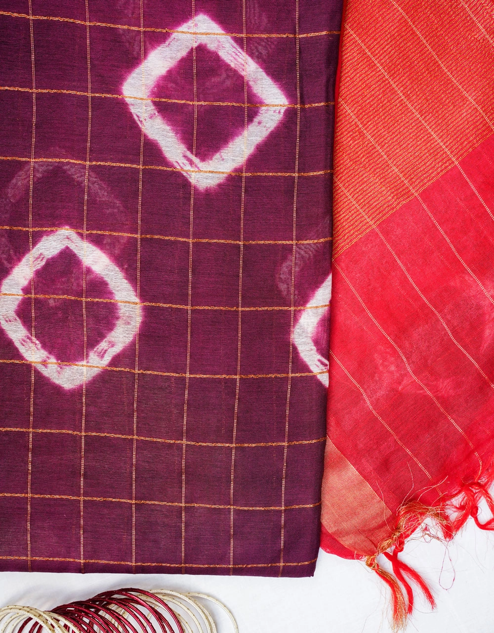 Maroon Plum Cotton Silk Saree With Red Contrast Pallu - View 3