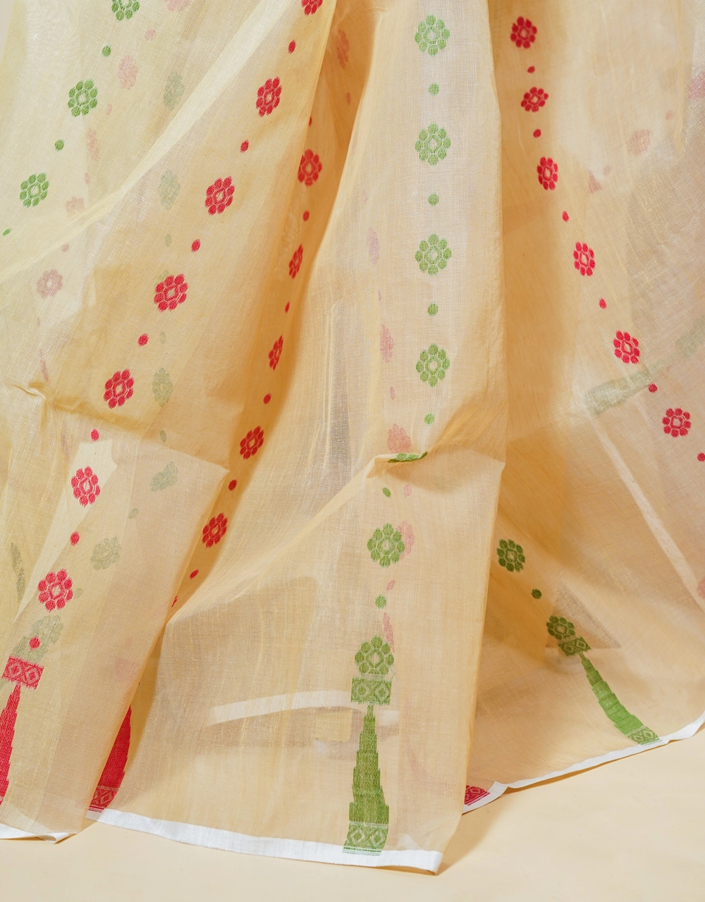 Cream Taat Cotton Saree With Traditional Motifs - View 5