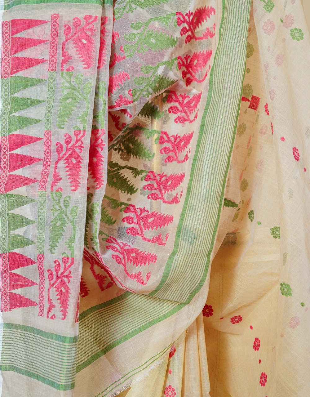 Cream Taat Cotton Saree With Traditional Motifs - View 4