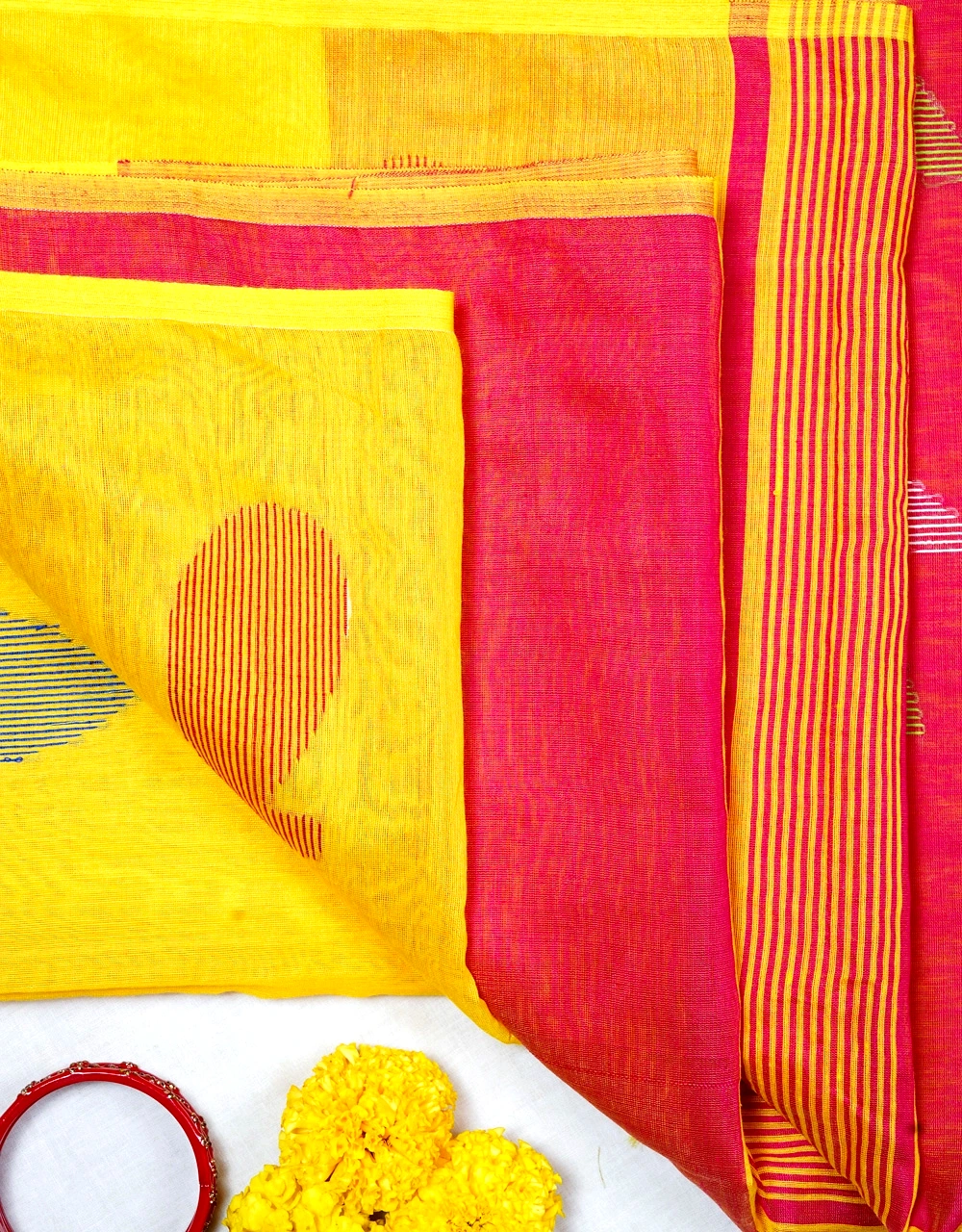Hovered view of Yellow Sunshine Pure Cotton Saree With Pink Contrast Border