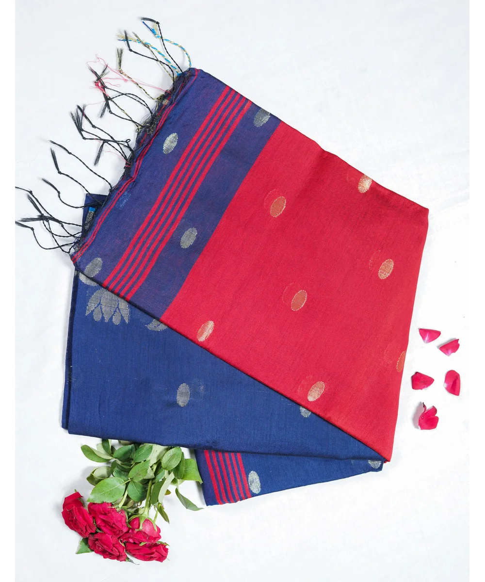 Hovered view of Indigo Blue Handloom Silk Saree With Contrast Red Pallu