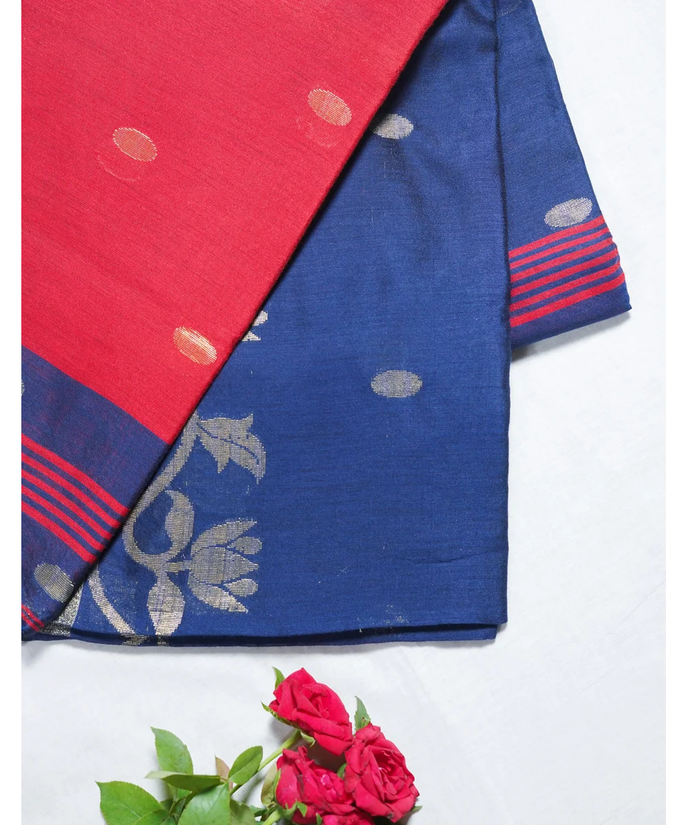 Indigo Blue Handloom Silk Saree With Contrast Red Pallu - View 3