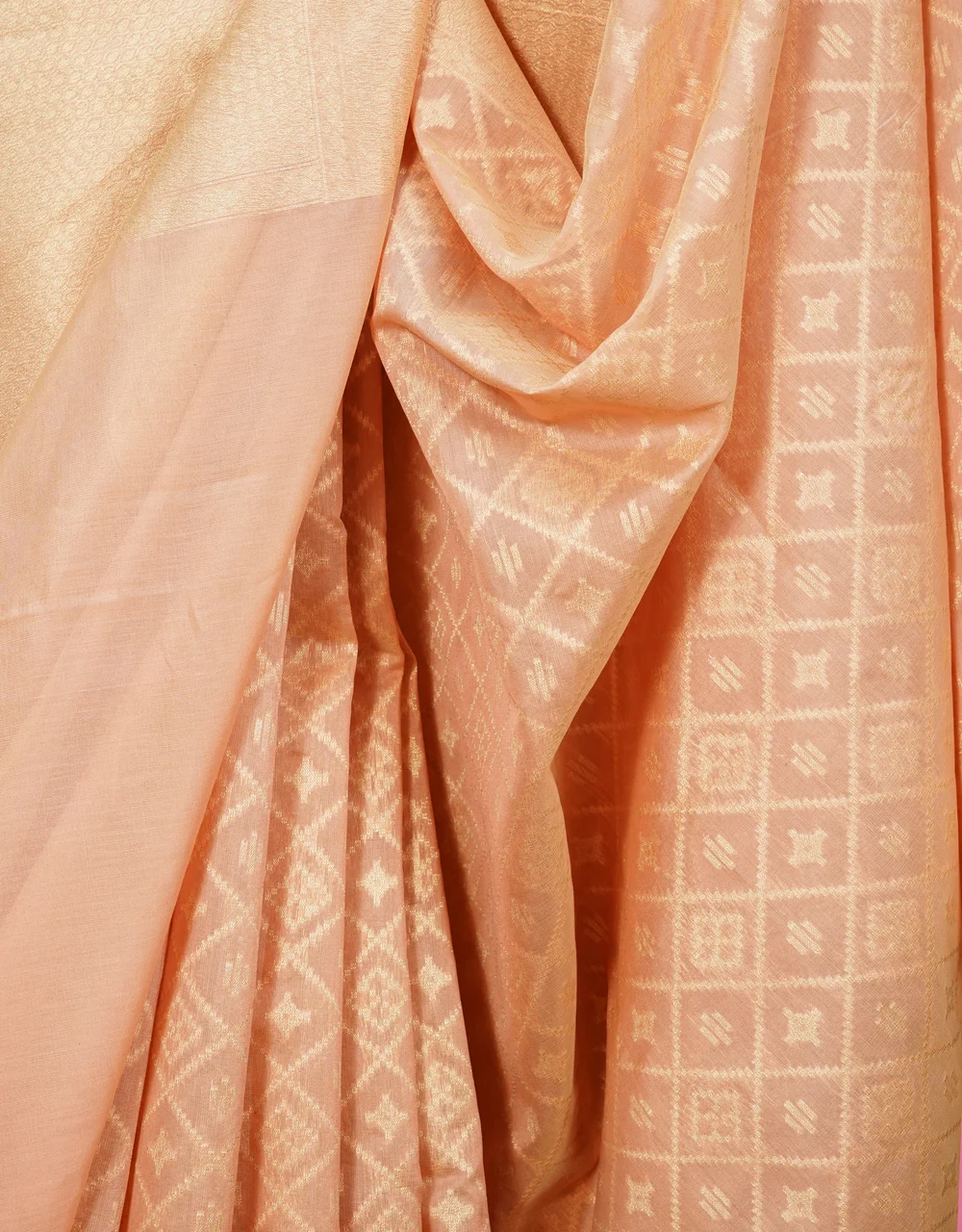 Peach Golden Jamdani Cotton Silk Saree - View 4