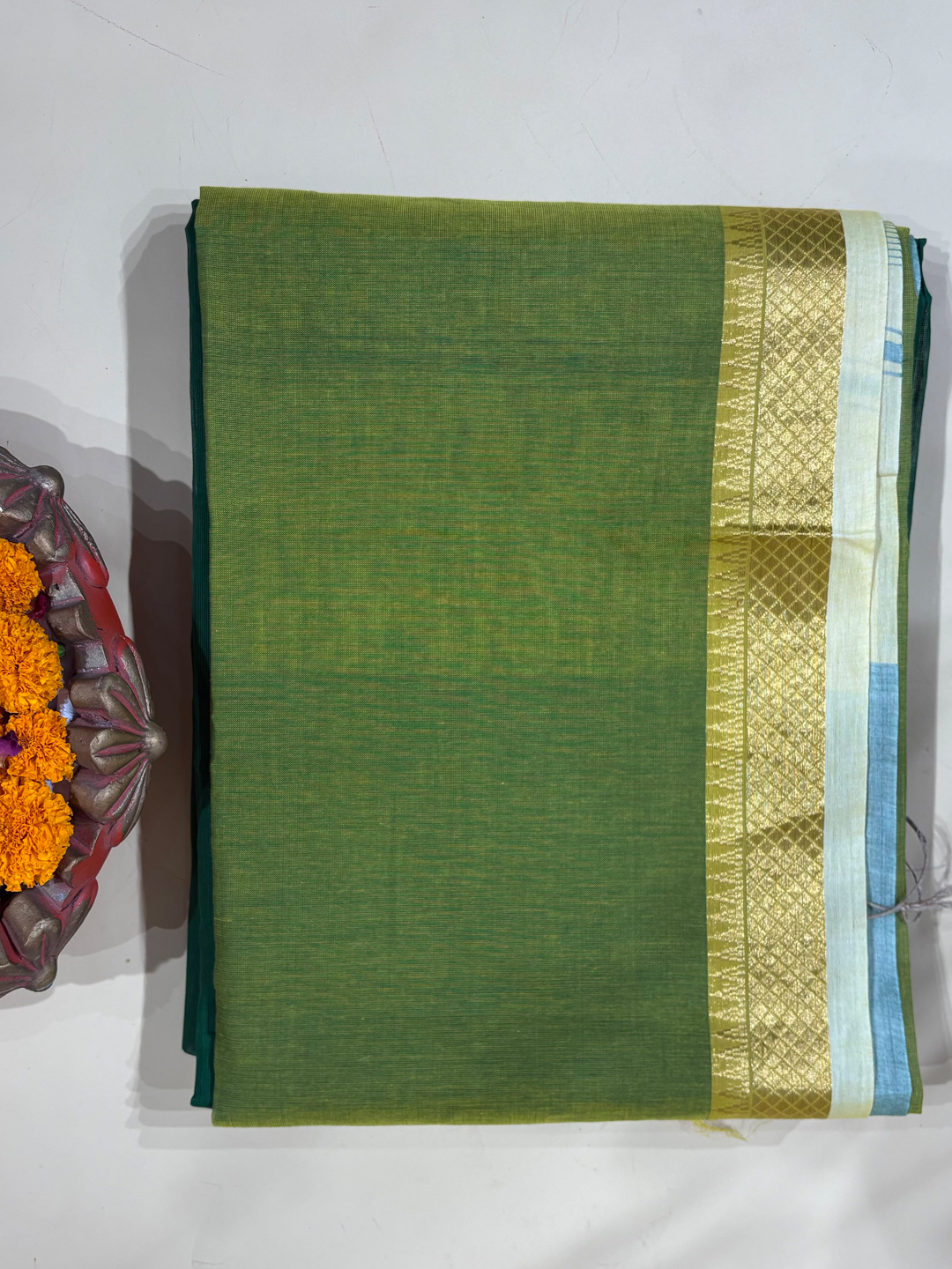 Green Handwoven Mangalgiri Pure Cotton Saree With Faux Golden Zari On Border - View 3