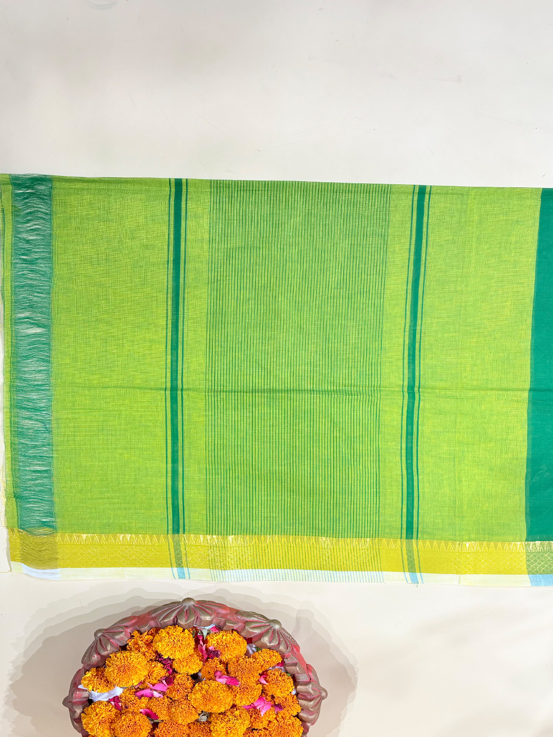 Green Handwoven Mangalgiri Pure Cotton Saree With Faux Golden Zari On Border - View 4
