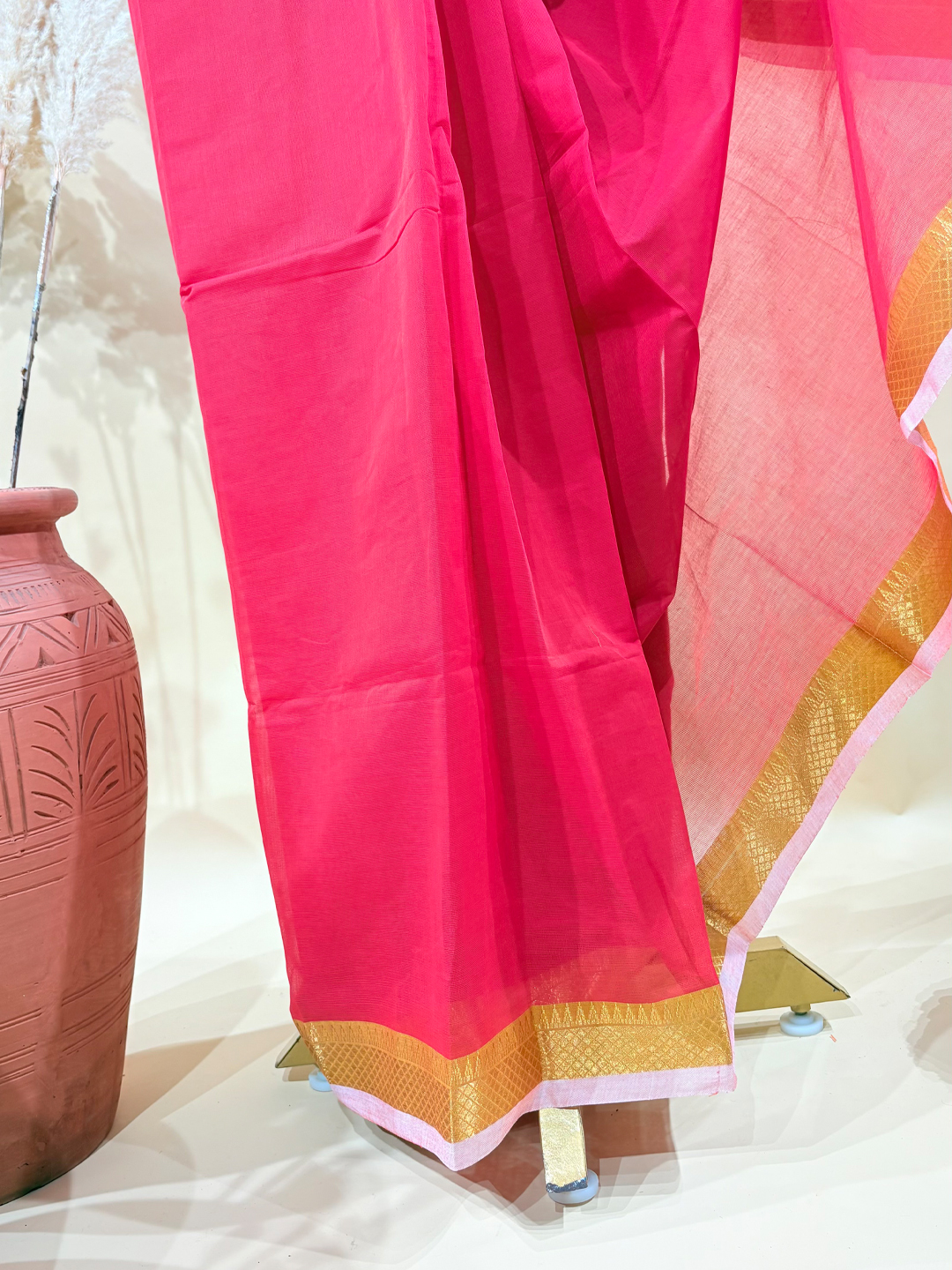 Red Handwoven Mangalgiri Pure Cotton Saree With Faux Golden Zari On Border - View 7
