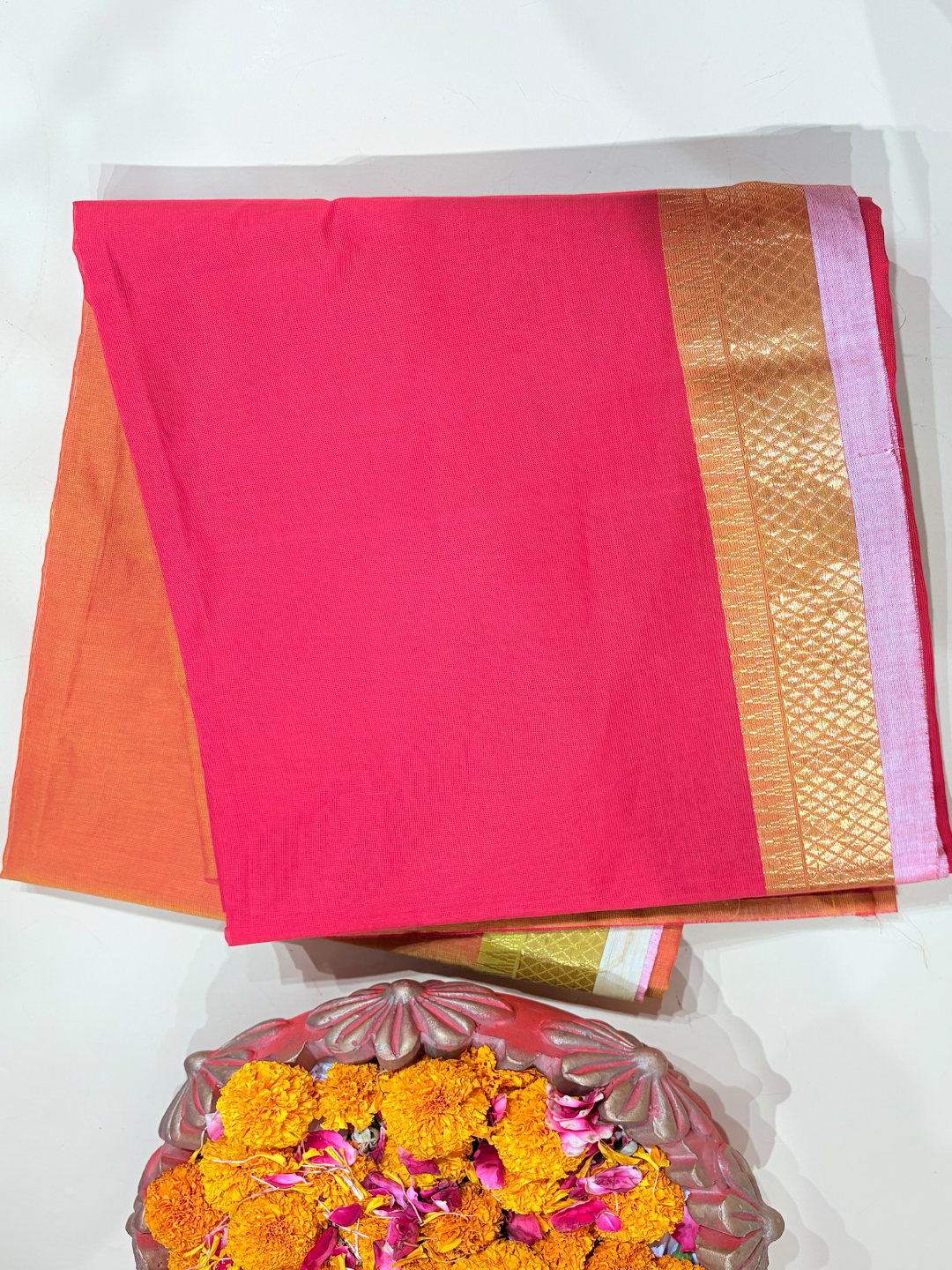 Red Handwoven Mangalgiri Pure Cotton Saree With Faux Golden Zari On Border - View 3