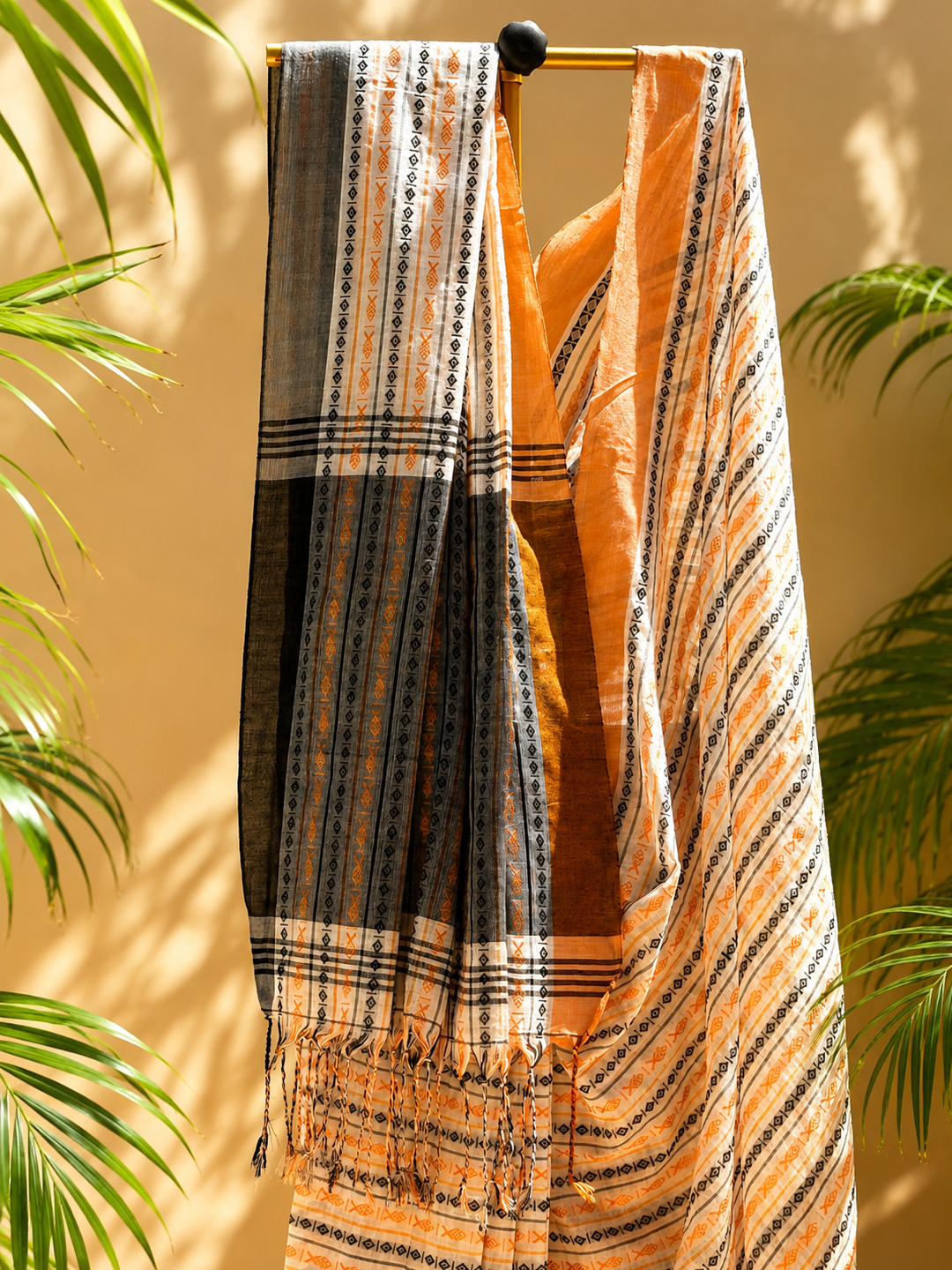 Peach Bengal Begumpuri Cotton Saree With Fish Motif Weaving - View 4