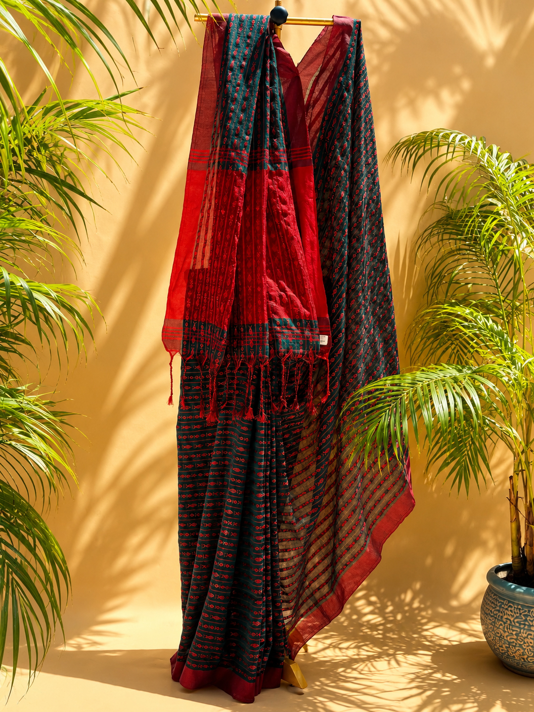 Green Bengal Begumpuri Cotton Saree With Fish Motif Weaving