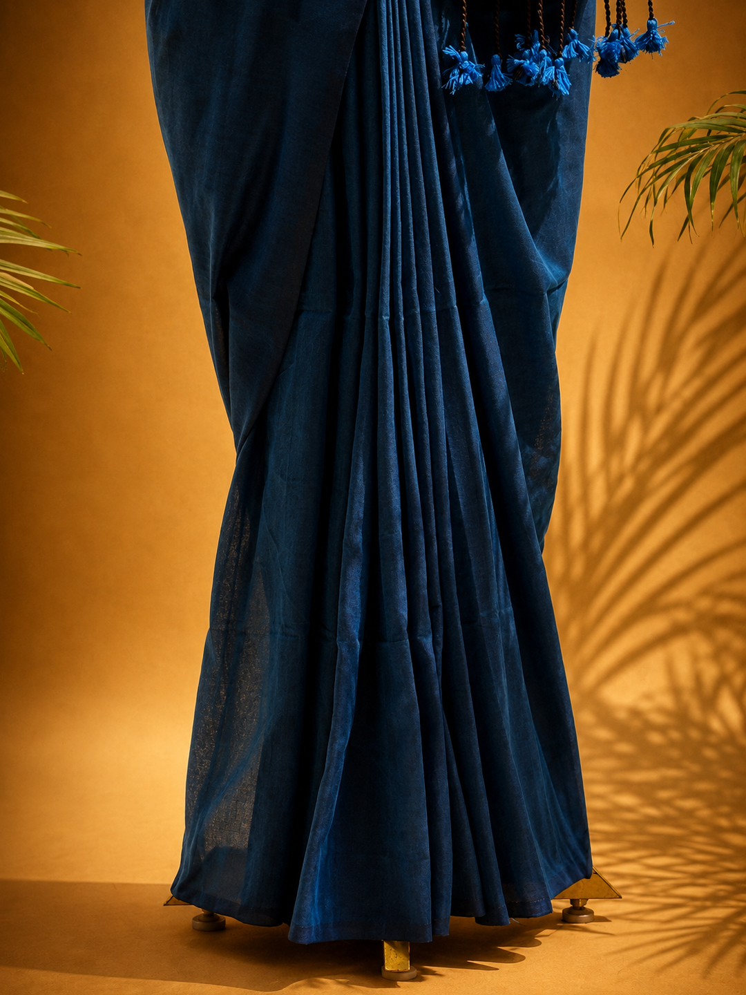 Indigo Bengal Cotton Saree With Designer Printed Blouse Piece - View 6