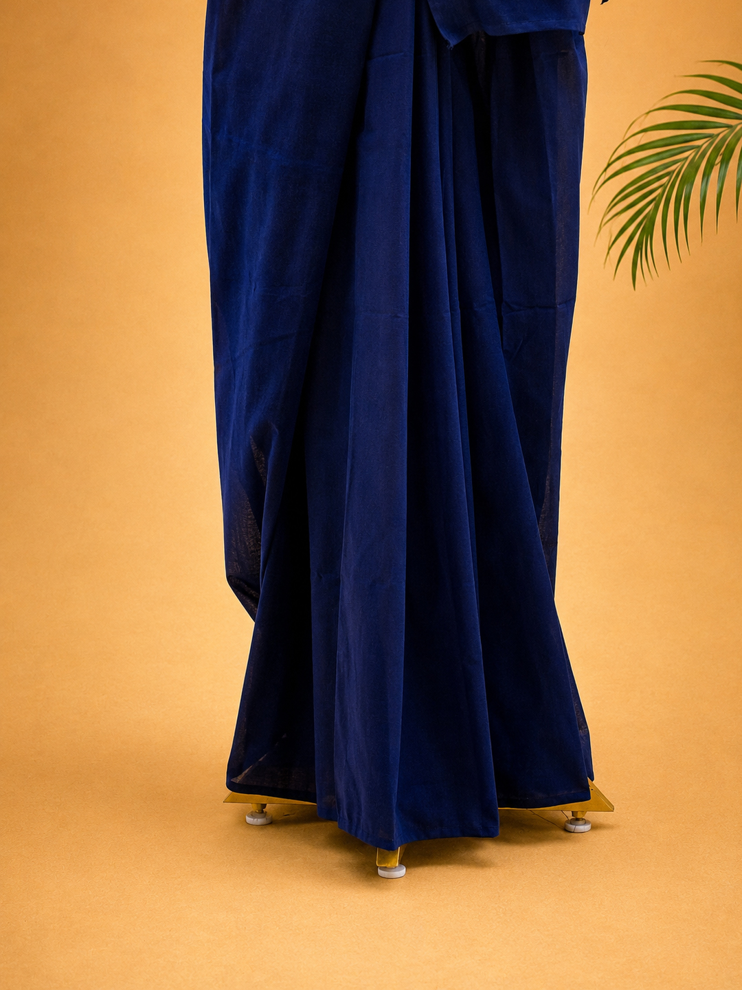 Blue Bengal Cotton Saree With Designer Printed Blouse Piece - View 3
